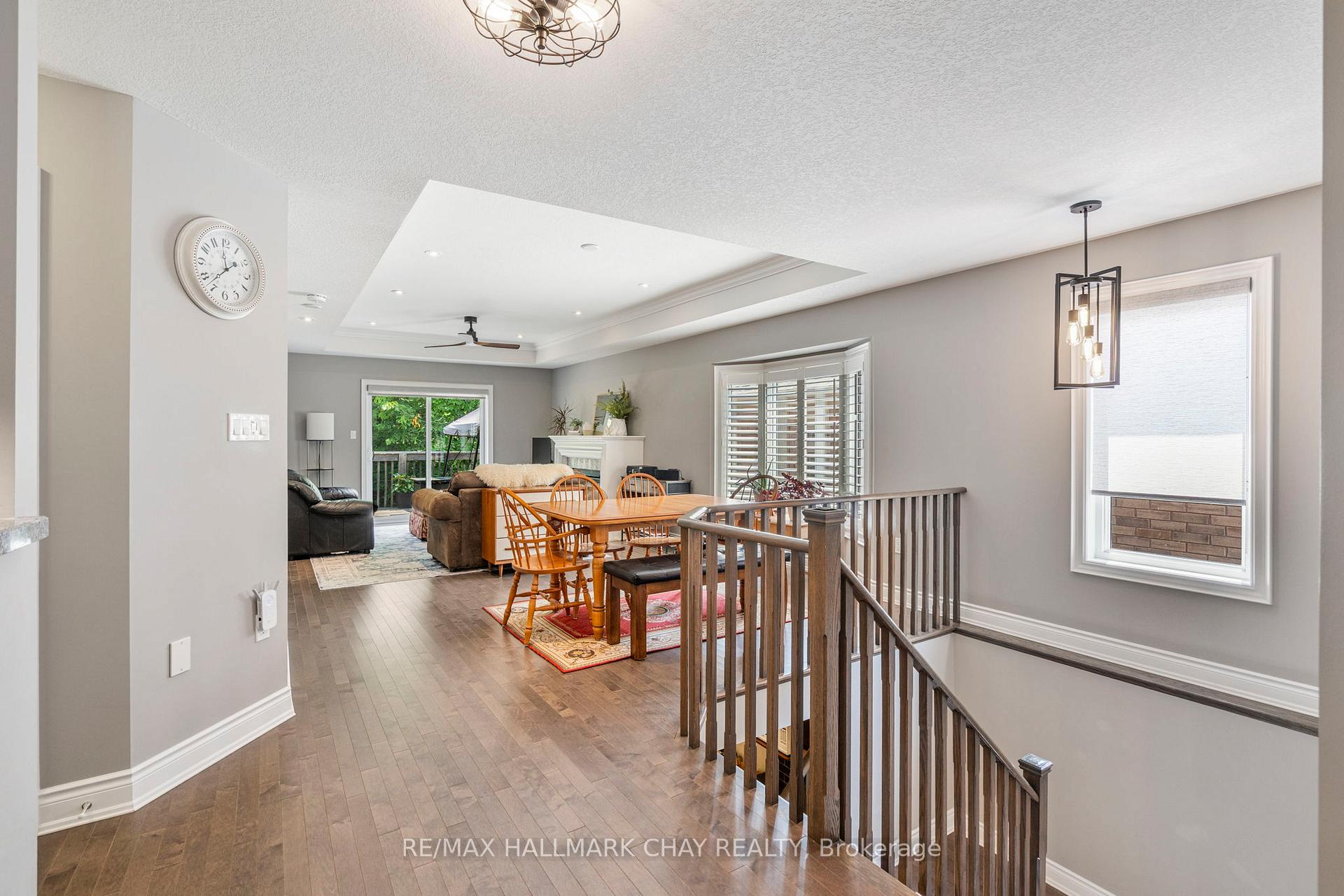 Photo 10 of 17 Hillcrest Drive, New Tecumseth, Alliston — HOMEH
