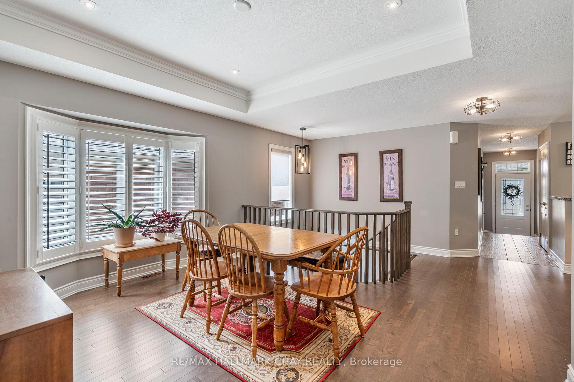 Photo 11 of 17 Hillcrest Drive, New Tecumseth, Alliston — HOMEH