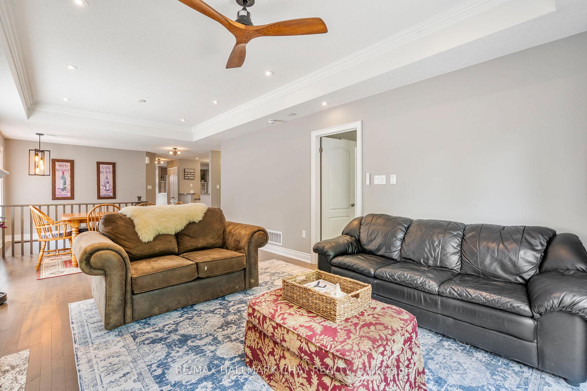 Photo 13 of 17 Hillcrest Drive, New Tecumseth, Alliston — HOMEH