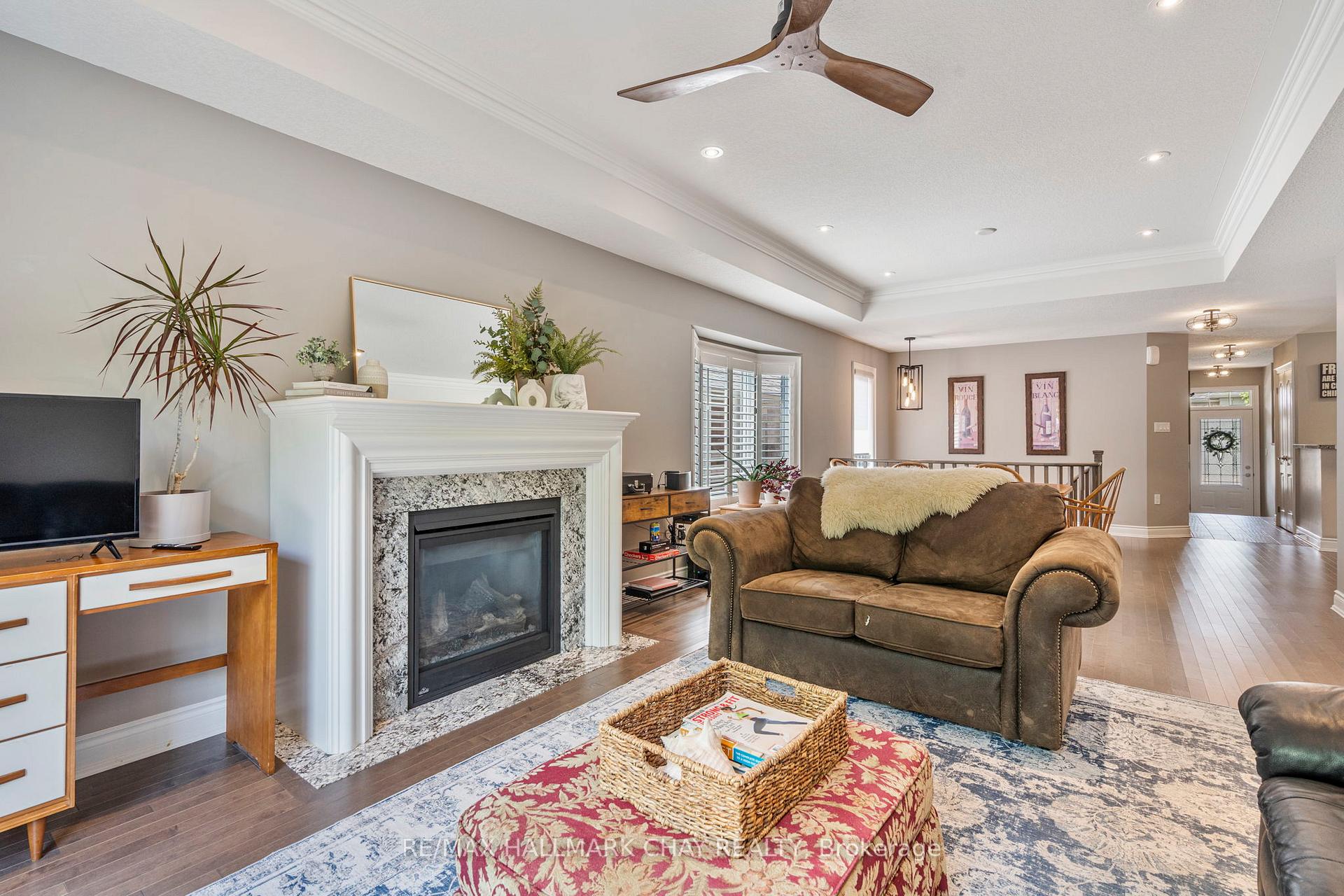 Photo 14 of 17 Hillcrest Drive, New Tecumseth, Alliston — HOMEH