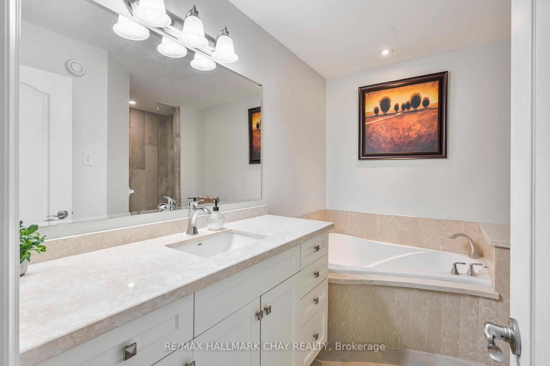 Photo 18 of 17 Hillcrest Drive, New Tecumseth, Alliston — HOMEH