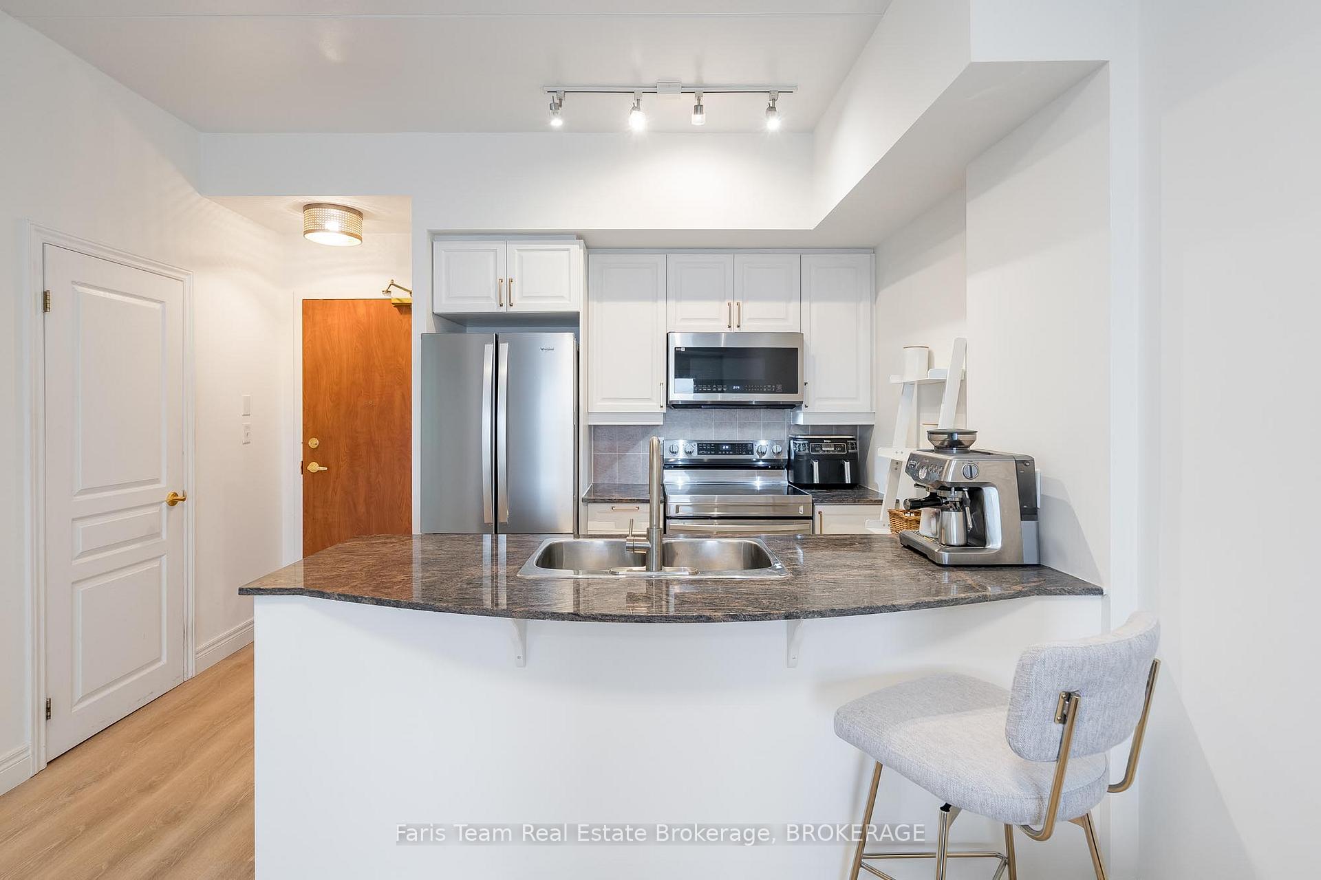 Photo 3 of Unit 409, 280 Aberdeen Boulevard, Midland — HOMEH