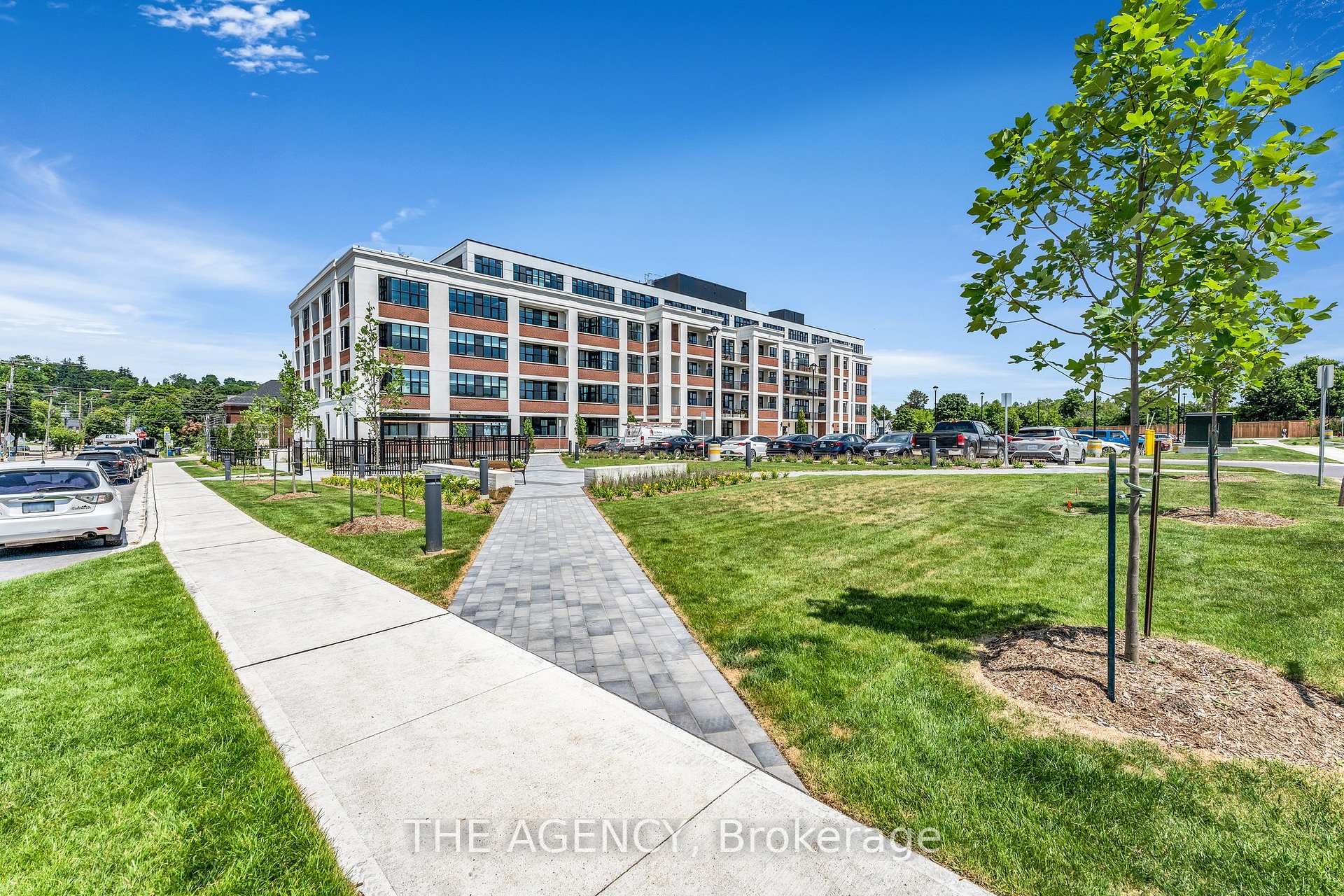 Front of Unit 421, 120 Huron Street