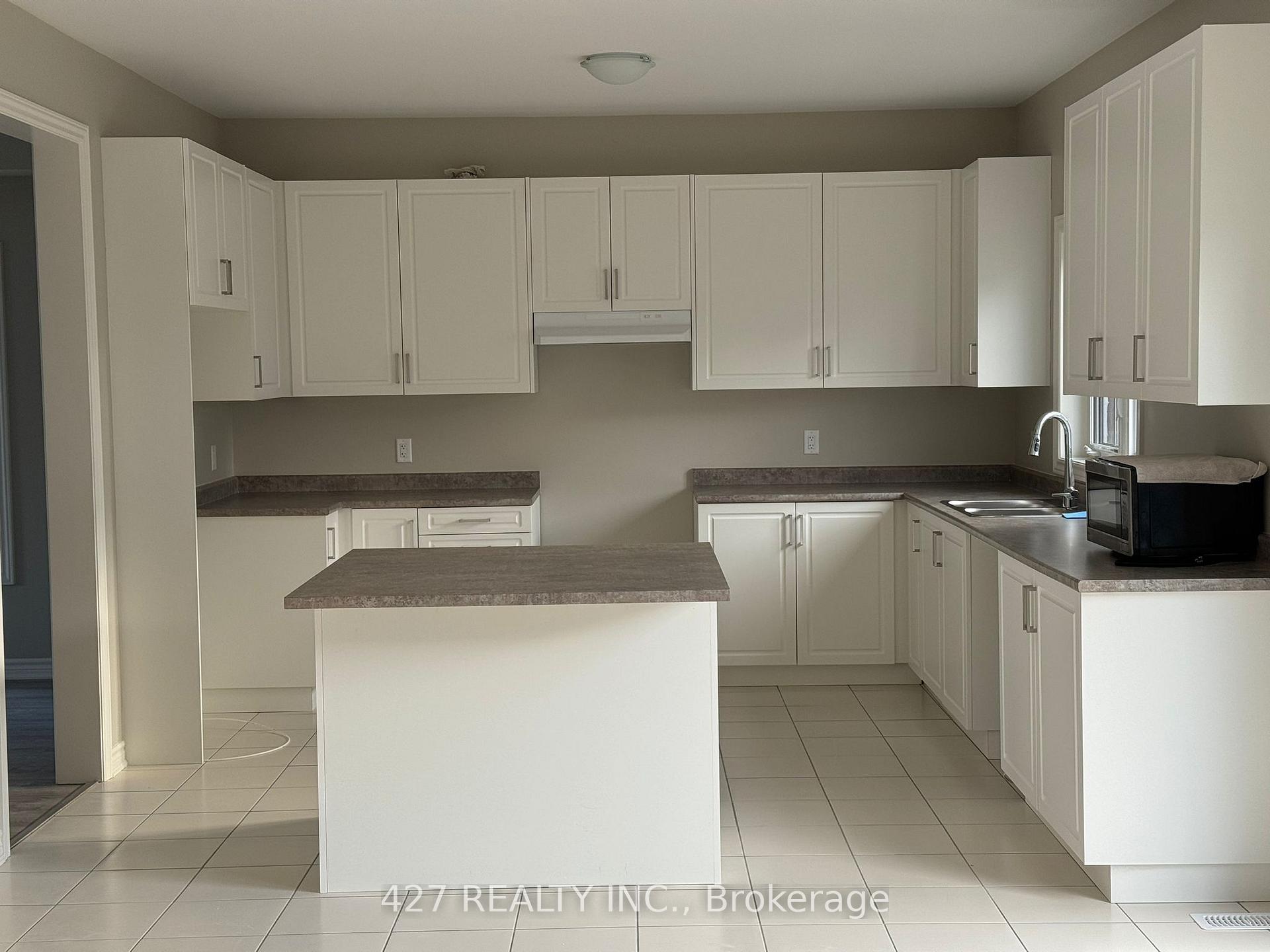 Photo 2 of 216 Clipper Drive N, Clearview, Stayner — HOMEH