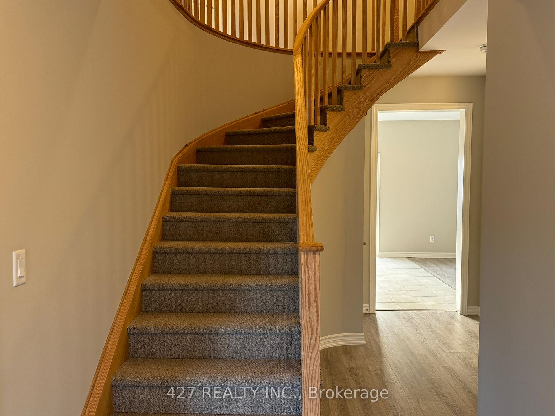 Photo 8 of 216 Clipper Drive N, Clearview, Stayner — HOMEH