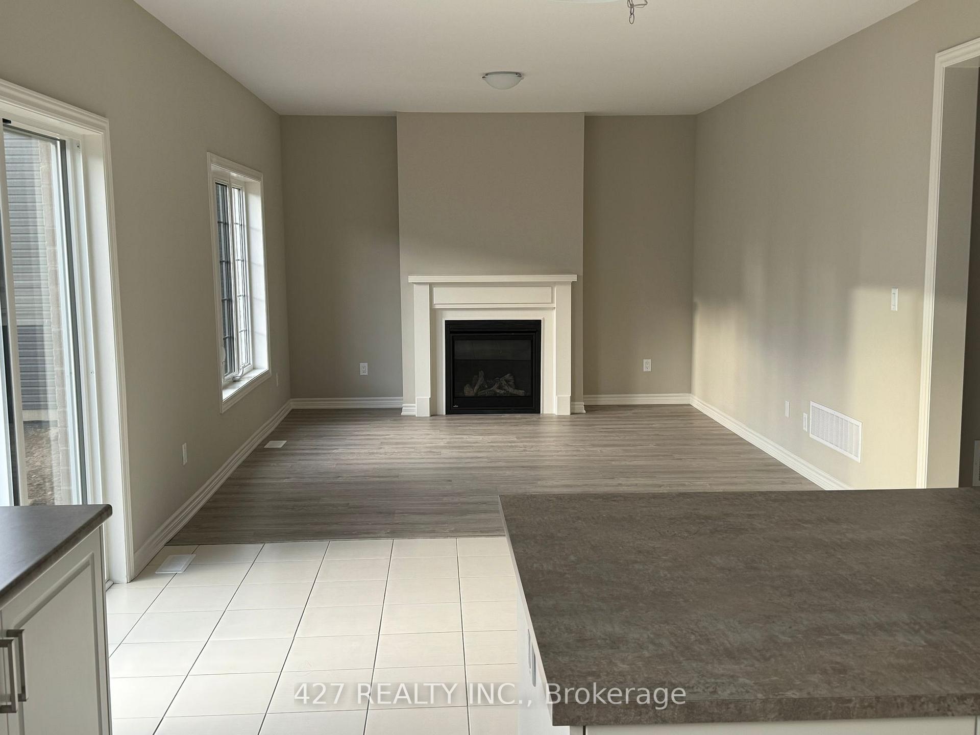 Photo 12 of 216 Clipper Drive N, Clearview, Stayner — HOMEH