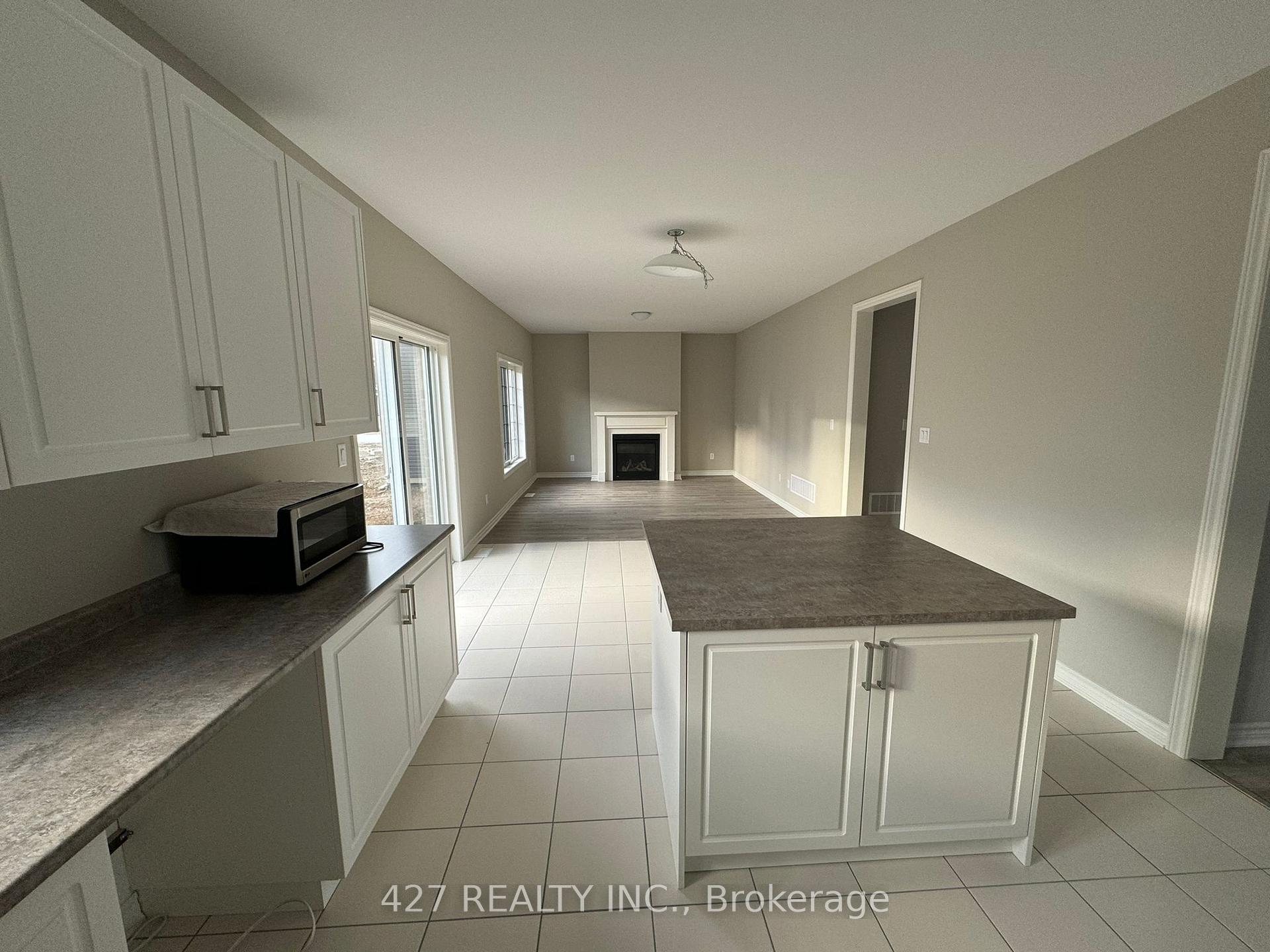 Photo 11 of 216 Clipper Drive N, Clearview, Stayner — HOMEH