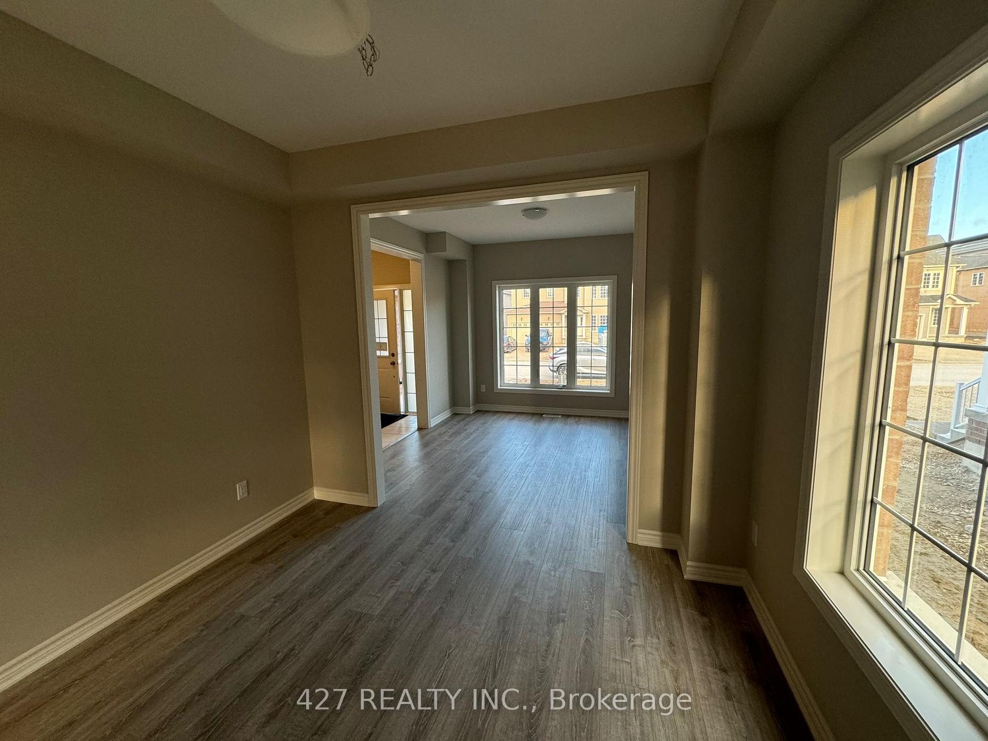 Photo 10 of 216 Clipper Drive N, Clearview, Stayner — HOMEH