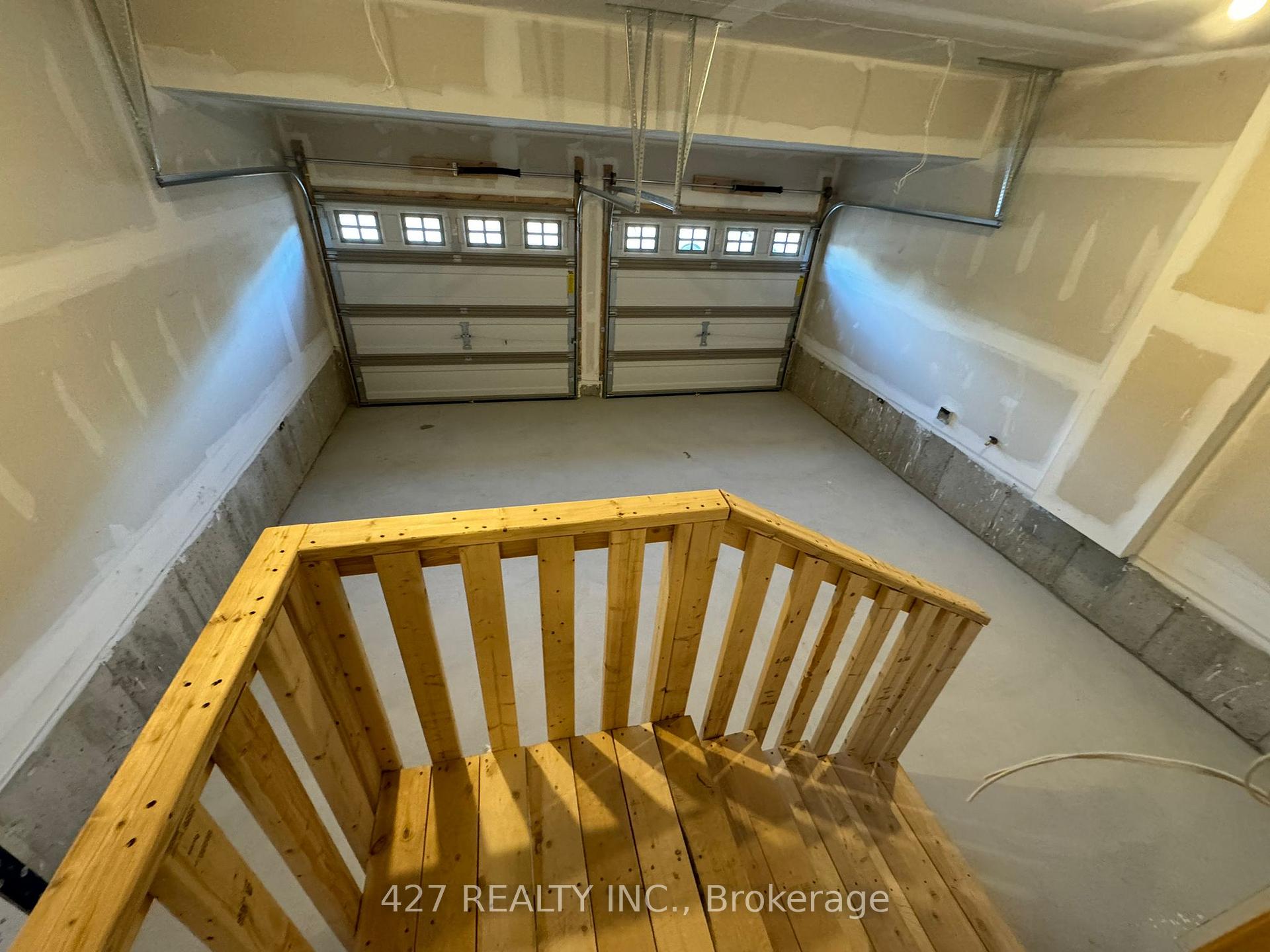 Photo 33 of 216 Clipper Drive N, Clearview, Stayner — HOMEH
