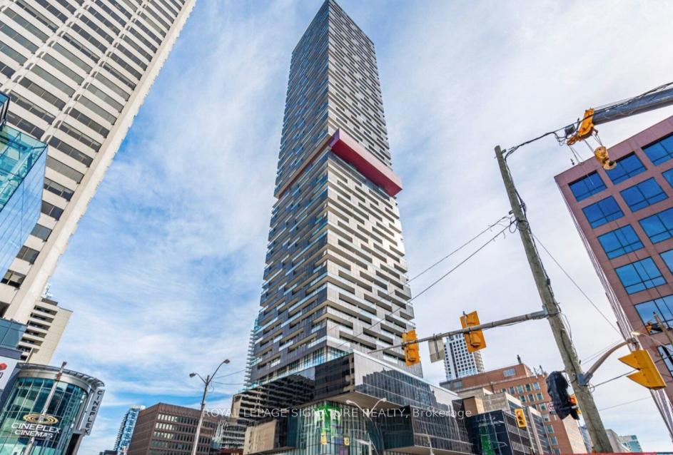 Front of Unit 2402, 8 Eglinton Avenue E