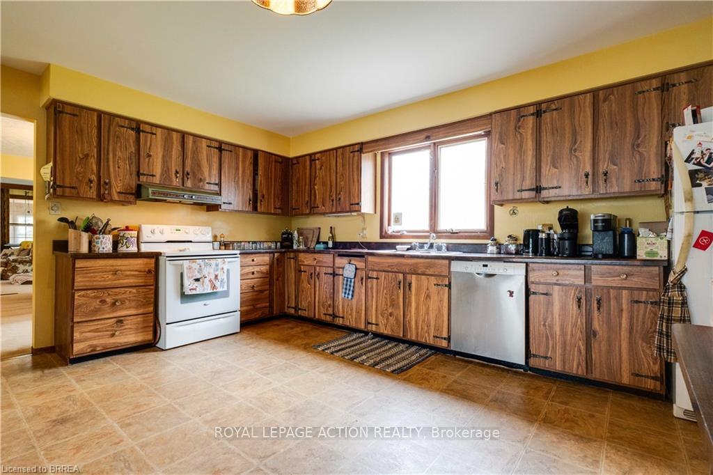 Photo 2 of 63 Mclean School Road, Brant, South Dumfries — HOMEH