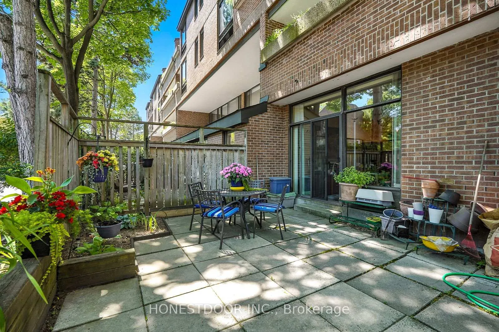 Photo 5 of Unit 312, 40 Sylvan Valleyway, Toronto, Bedford Park-Nortown — HOMEH