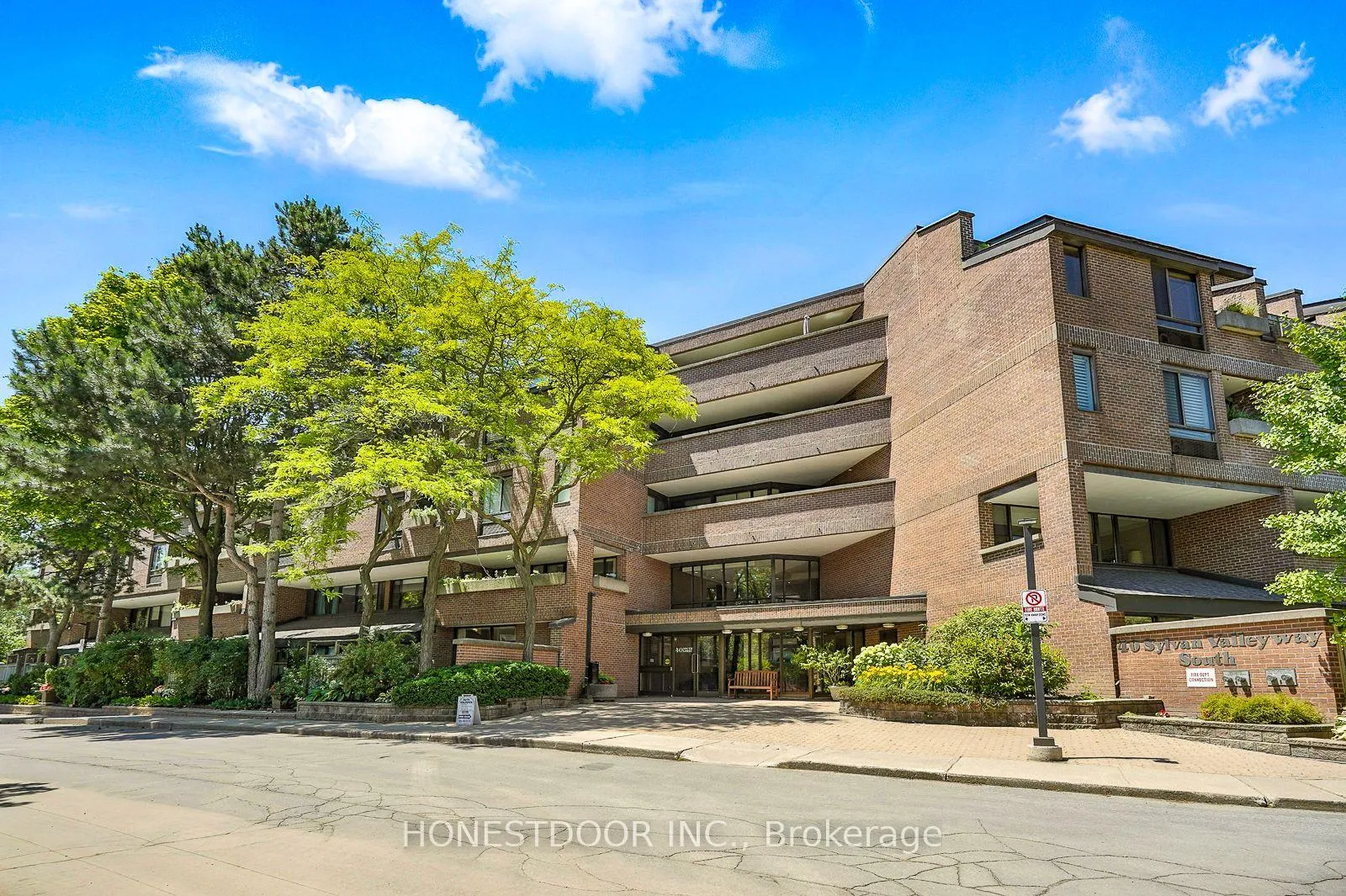 Photo 16 of Unit 312, 40 Sylvan Valleyway, Toronto, Bedford Park-Nortown — HOMEH