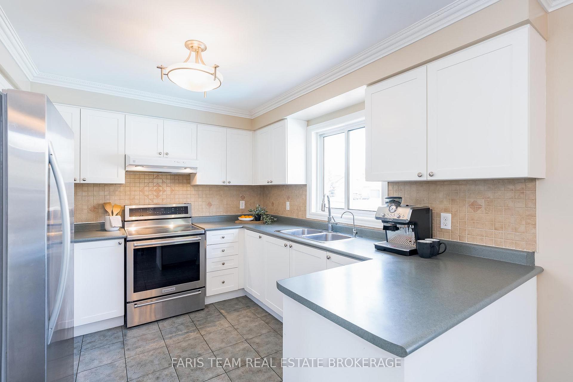 Photo 11 of 118 Esther Drive, Barrie, Painswick South — HOMEH