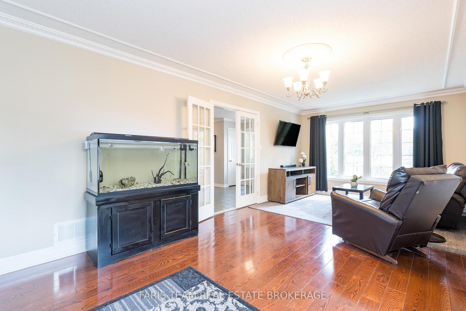 Photo 7 of 118 Esther Drive, Barrie, Painswick South — HOMEH