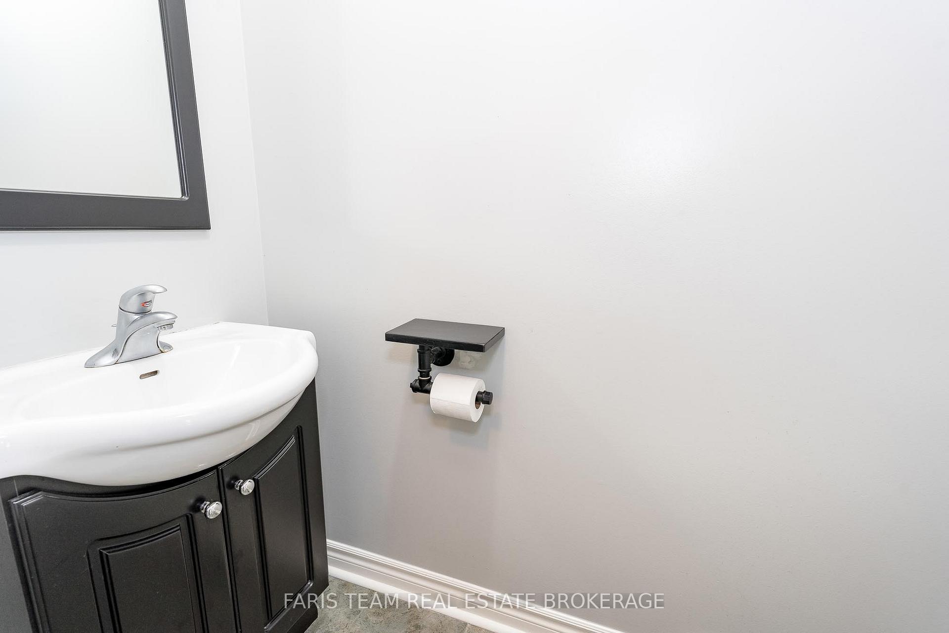 Photo 13 of 118 Esther Drive, Barrie, Painswick South — HOMEH