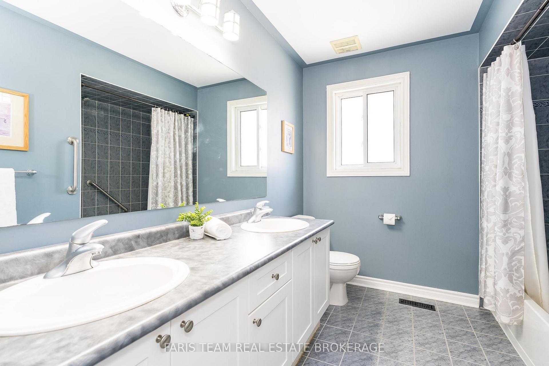 Photo 20 of 118 Esther Drive, Barrie, Painswick South — HOMEH