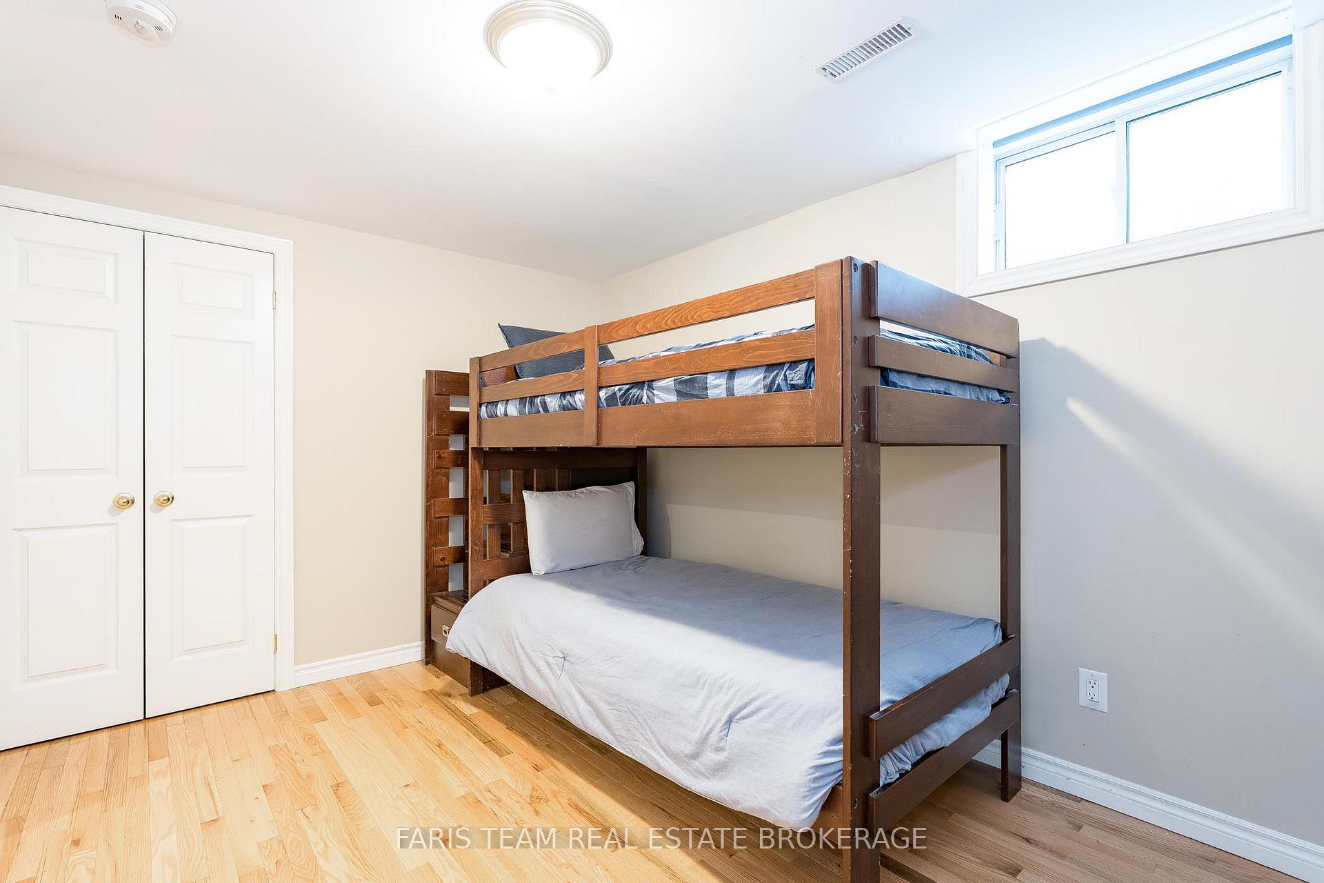 Photo 22 of 118 Esther Drive, Barrie, Painswick South — HOMEH
