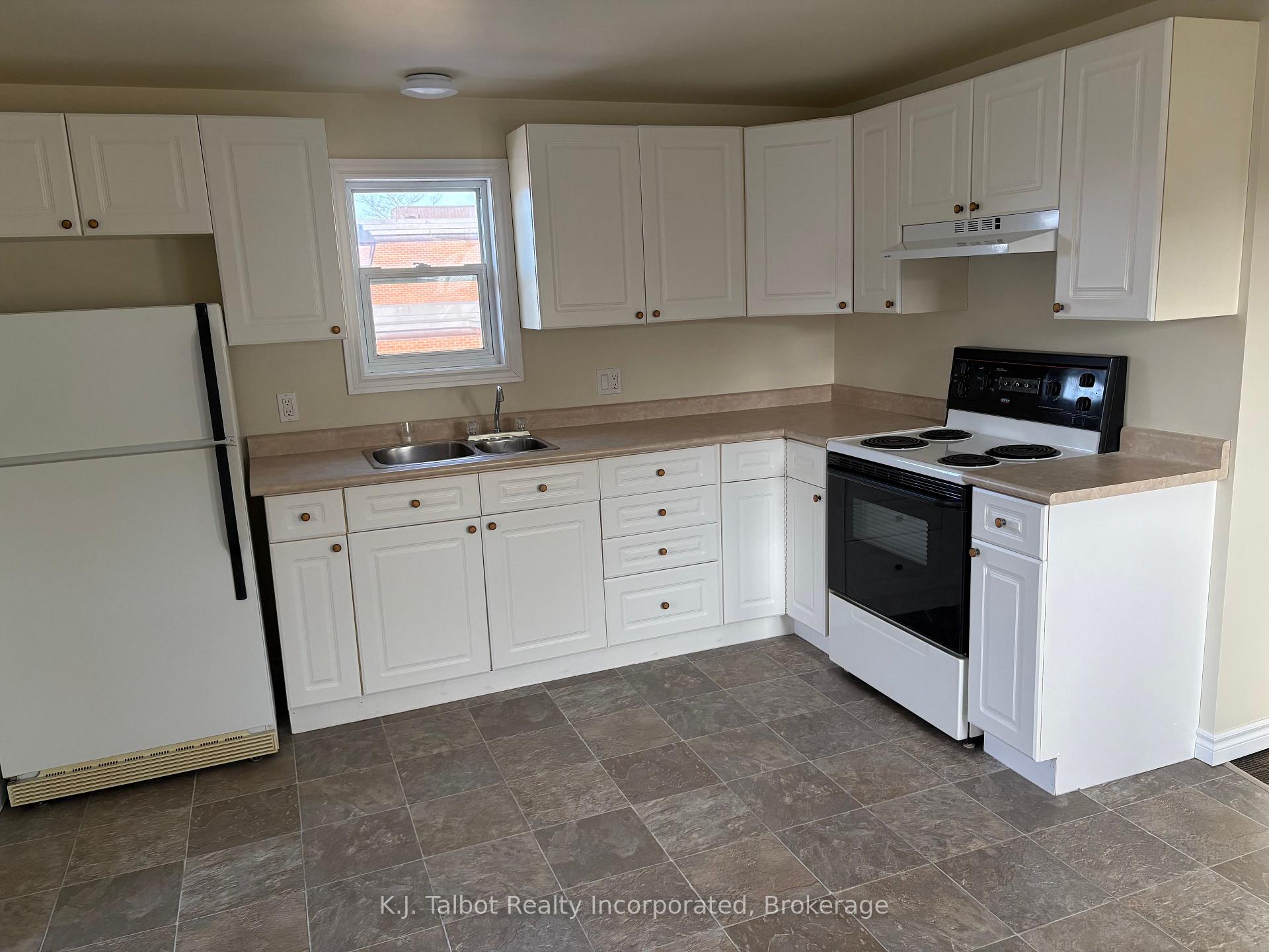 Photo 2 of Unit UNIT B, 53 West Street, Goderich, Goderich (Town) — HOMEH
