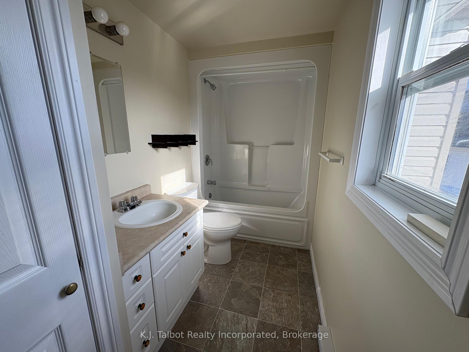 Photo 7 of Unit UNIT B, 53 West Street, Goderich, Goderich (Town) — HOMEH