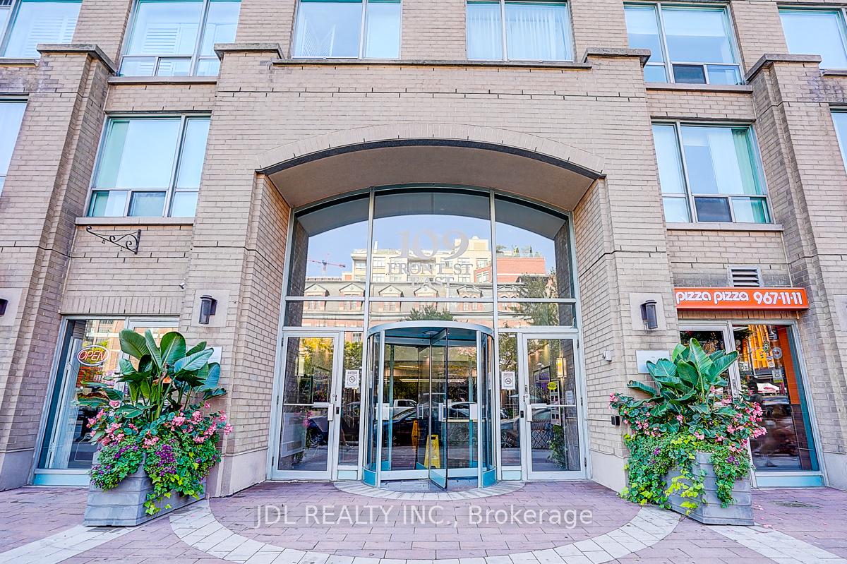 Photo 2 of Unit 823, 109 Front Street E, Toronto, Waterfront Communities — HOMEH