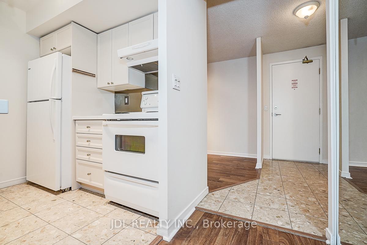 Photo 10 of Unit 823, 109 Front Street E, Toronto, Waterfront Communities — HOMEH