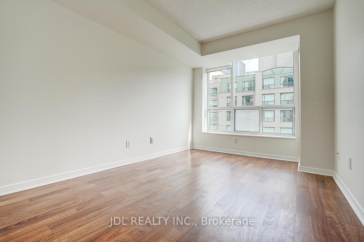Photo 13 of Unit 823, 109 Front Street E, Toronto, Waterfront Communities — HOMEH