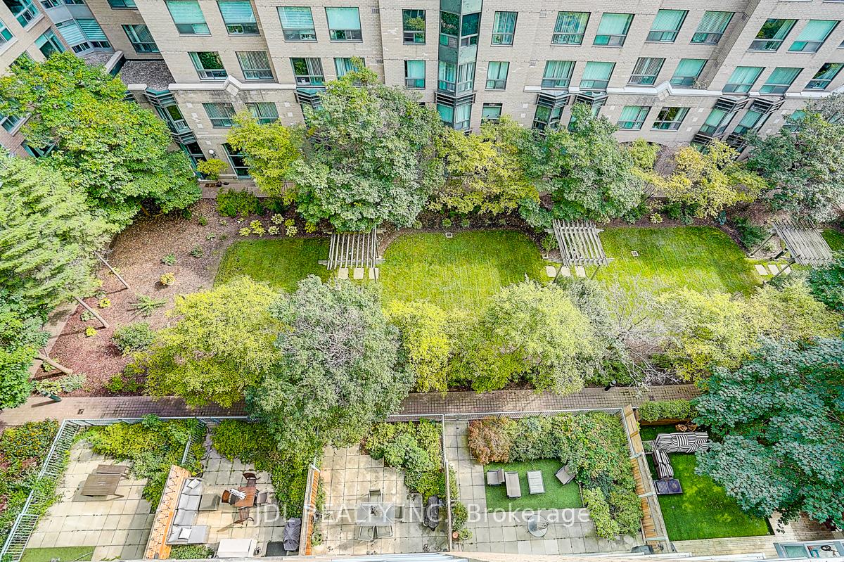 Photo 17 of Unit 823, 109 Front Street E, Toronto, Waterfront Communities — HOMEH