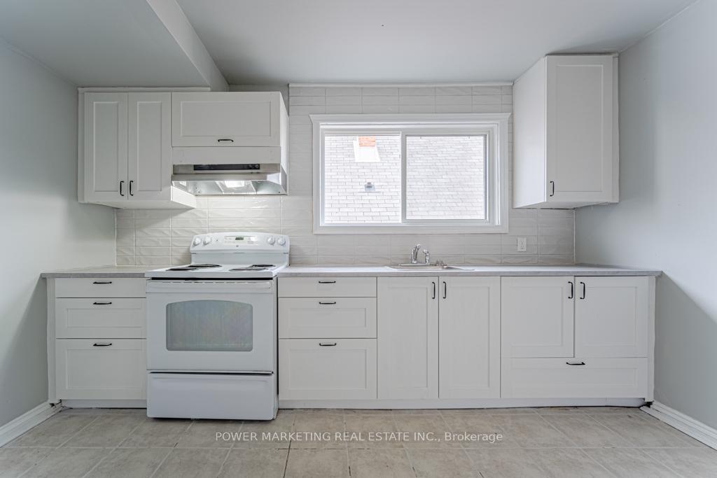 Photo 5 of Unit 3, 679 Roosevelt Avenue, Ottawa, Laurentianview — HOMEH