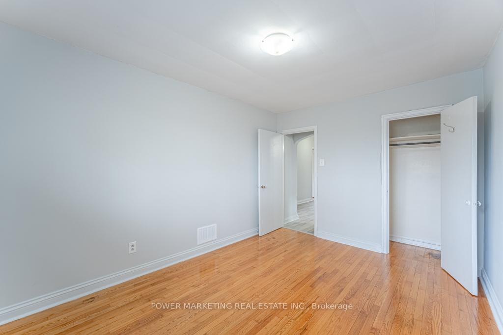 Photo 9 of Unit 3, 679 Roosevelt Avenue, Ottawa, Laurentianview — HOMEH