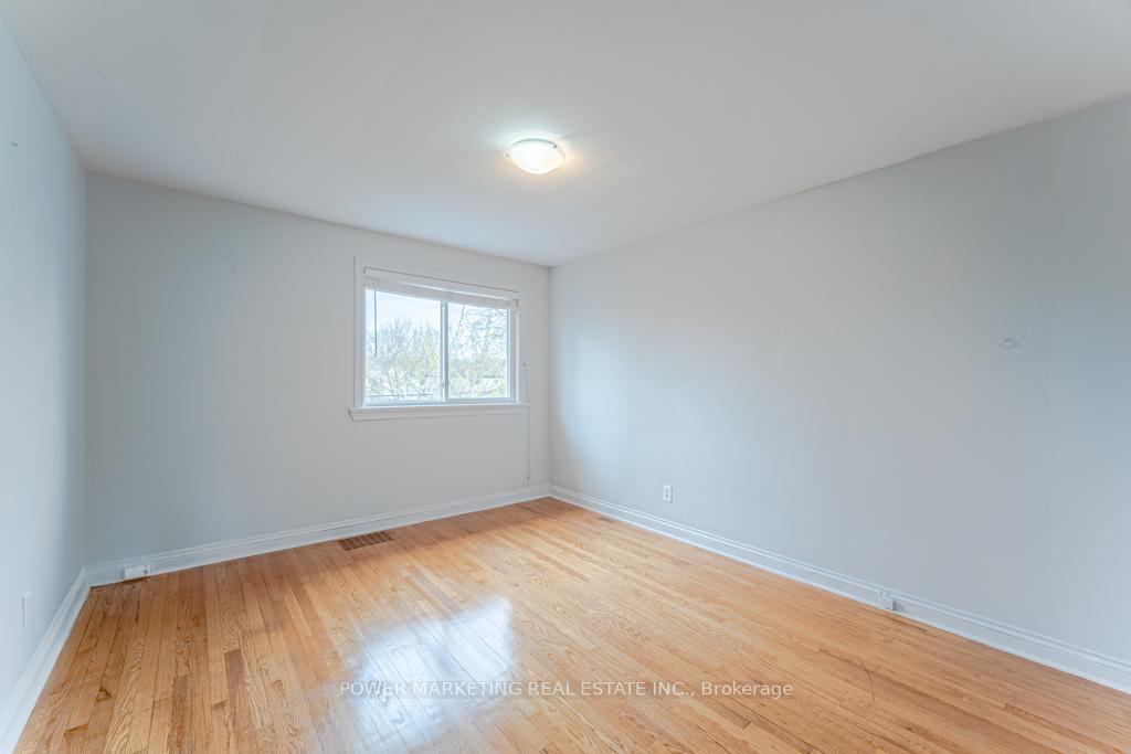 Photo 12 of Unit 3, 679 Roosevelt Avenue, Ottawa, Laurentianview — HOMEH