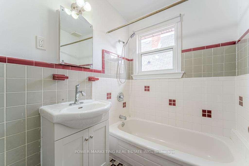 Photo 14 of Unit 3, 679 Roosevelt Avenue, Ottawa, Laurentianview — HOMEH