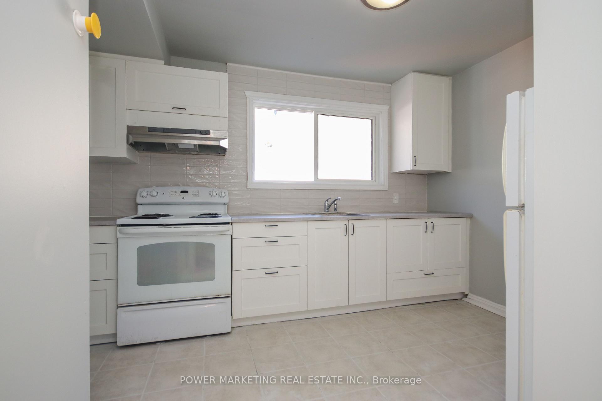 Photo 21 of Unit 3, 679 Roosevelt Avenue, Ottawa, Laurentianview — HOMEH