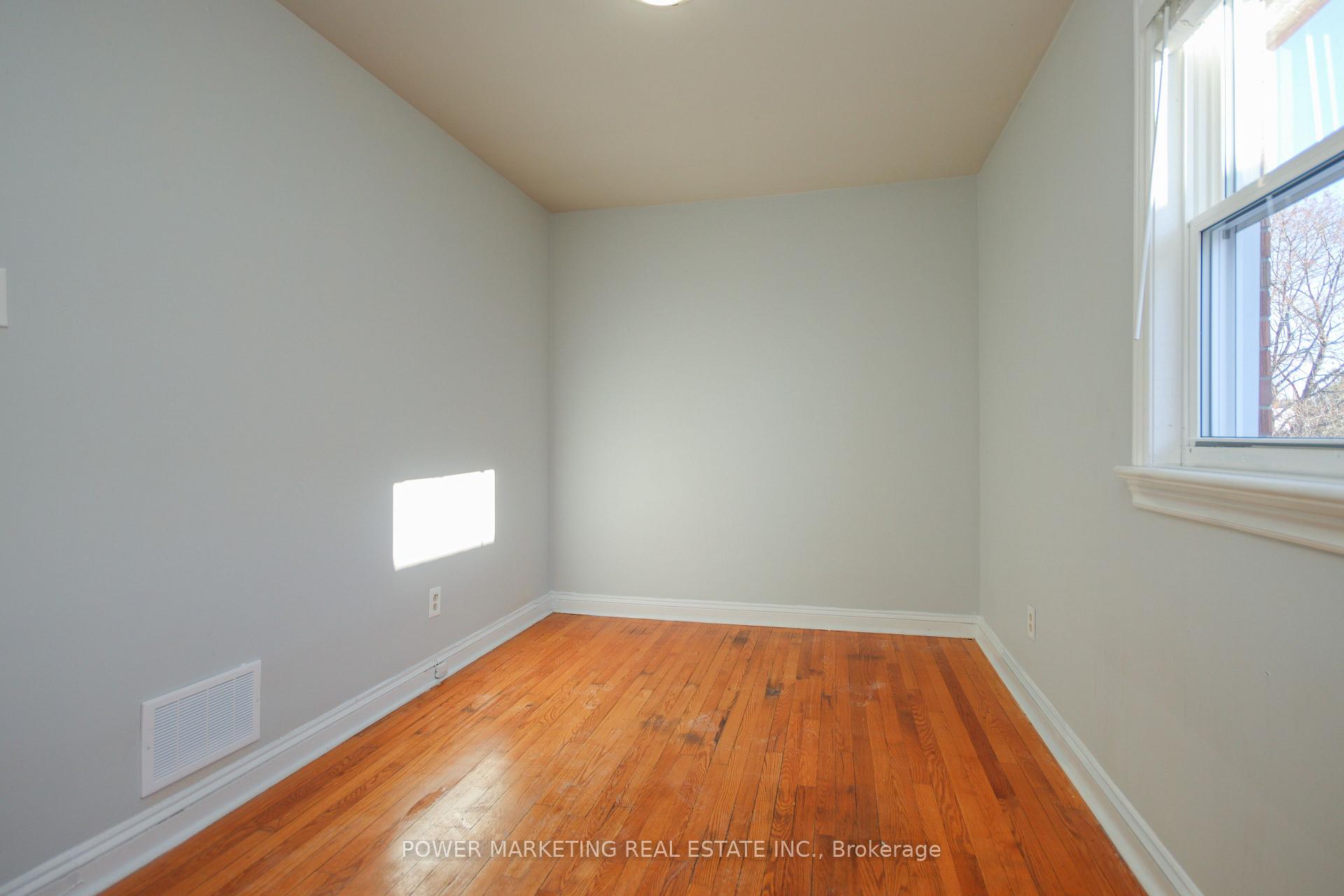 Photo 26 of Unit 3, 679 Roosevelt Avenue, Ottawa, Laurentianview — HOMEH