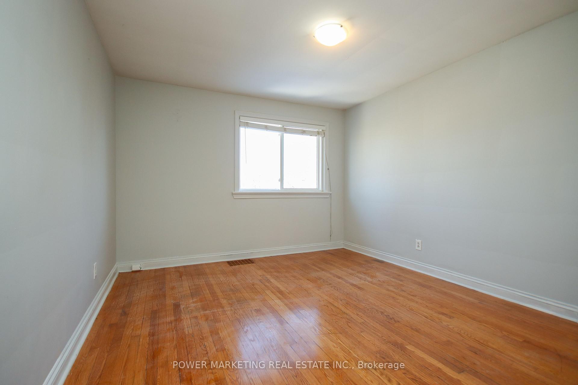 Photo 27 of Unit 3, 679 Roosevelt Avenue, Ottawa, Laurentianview — HOMEH