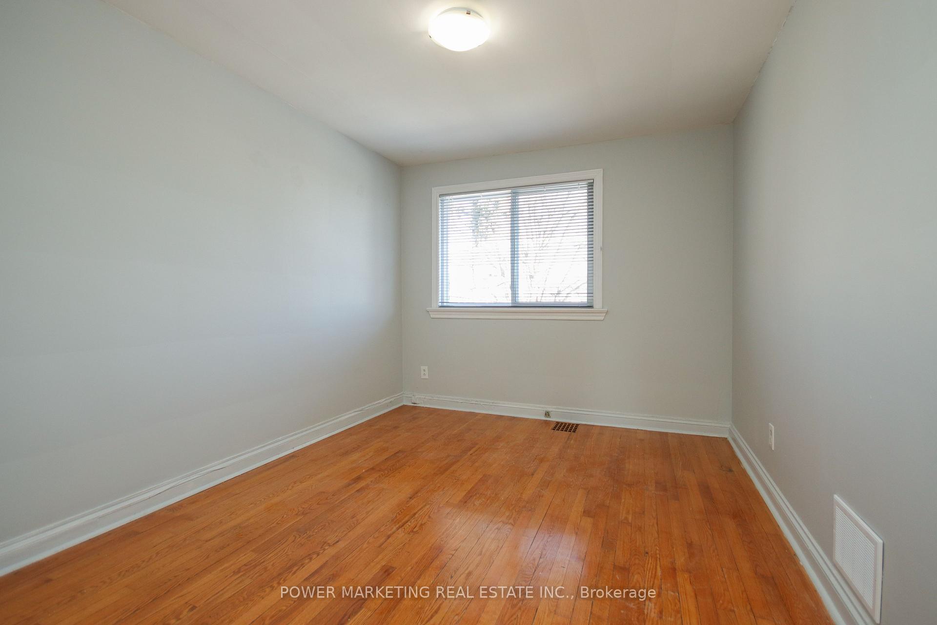 Photo 30 of Unit 3, 679 Roosevelt Avenue, Ottawa, Laurentianview — HOMEH