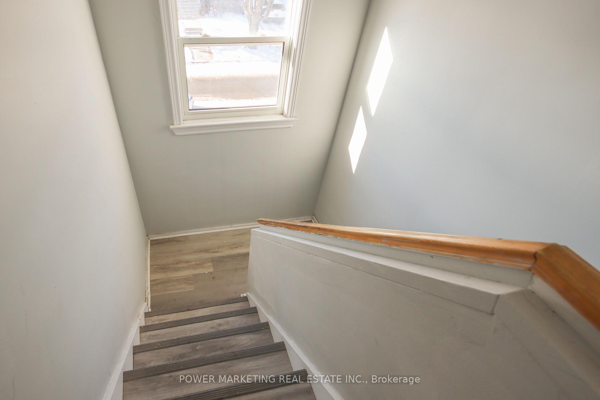 Photo 37 of Unit 3, 679 Roosevelt Avenue, Ottawa, Laurentianview — HOMEH