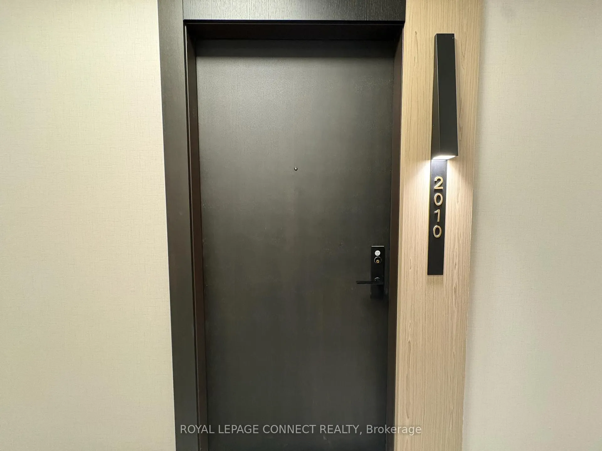 Photo 4 of Unit 2010, 20 Soudan Avenue, Toronto, Mount Pleasant West — HOMEH