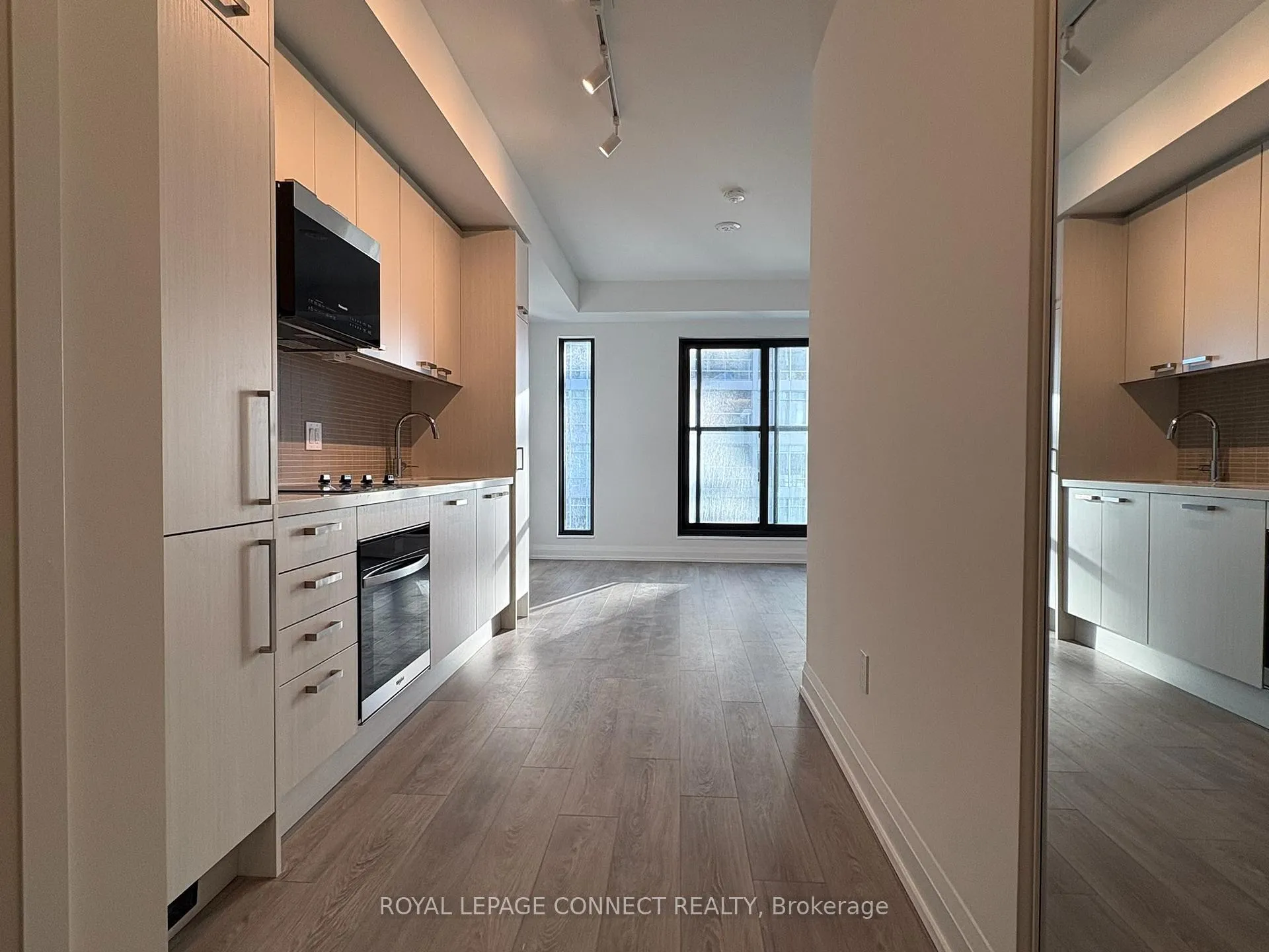 Photo 8 of Unit 2010, 20 Soudan Avenue, Toronto, Mount Pleasant West — HOMEH