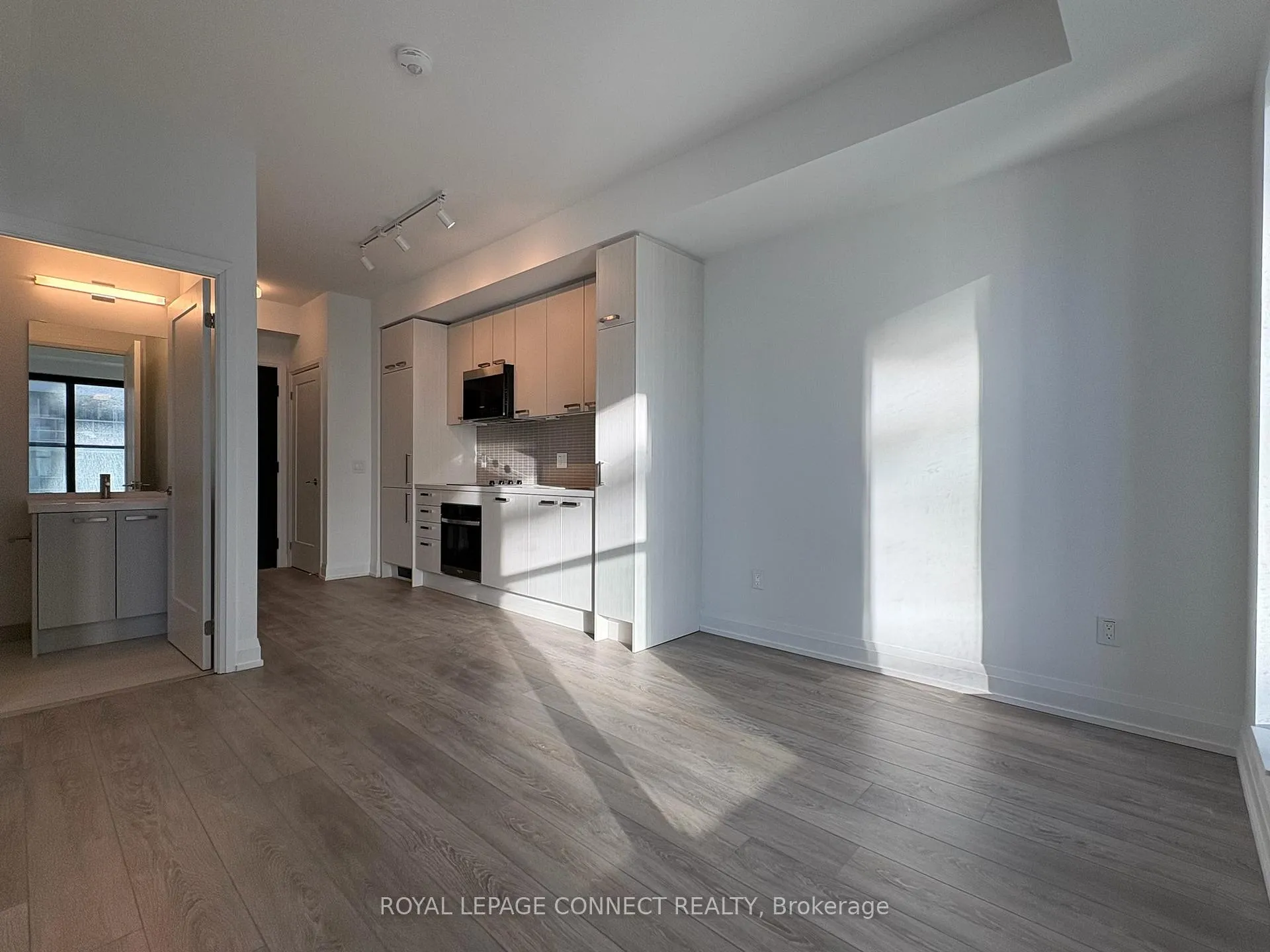 Photo 10 of Unit 2010, 20 Soudan Avenue, Toronto, Mount Pleasant West — HOMEH