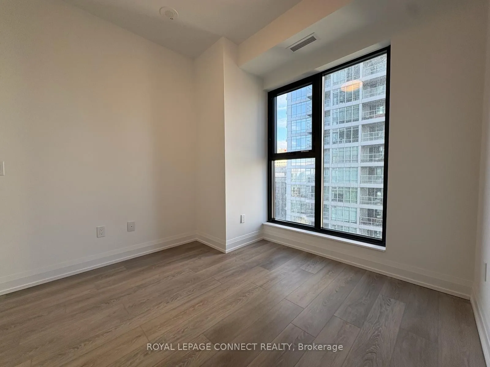 Photo 17 of Unit 2010, 20 Soudan Avenue, Toronto, Mount Pleasant West — HOMEH