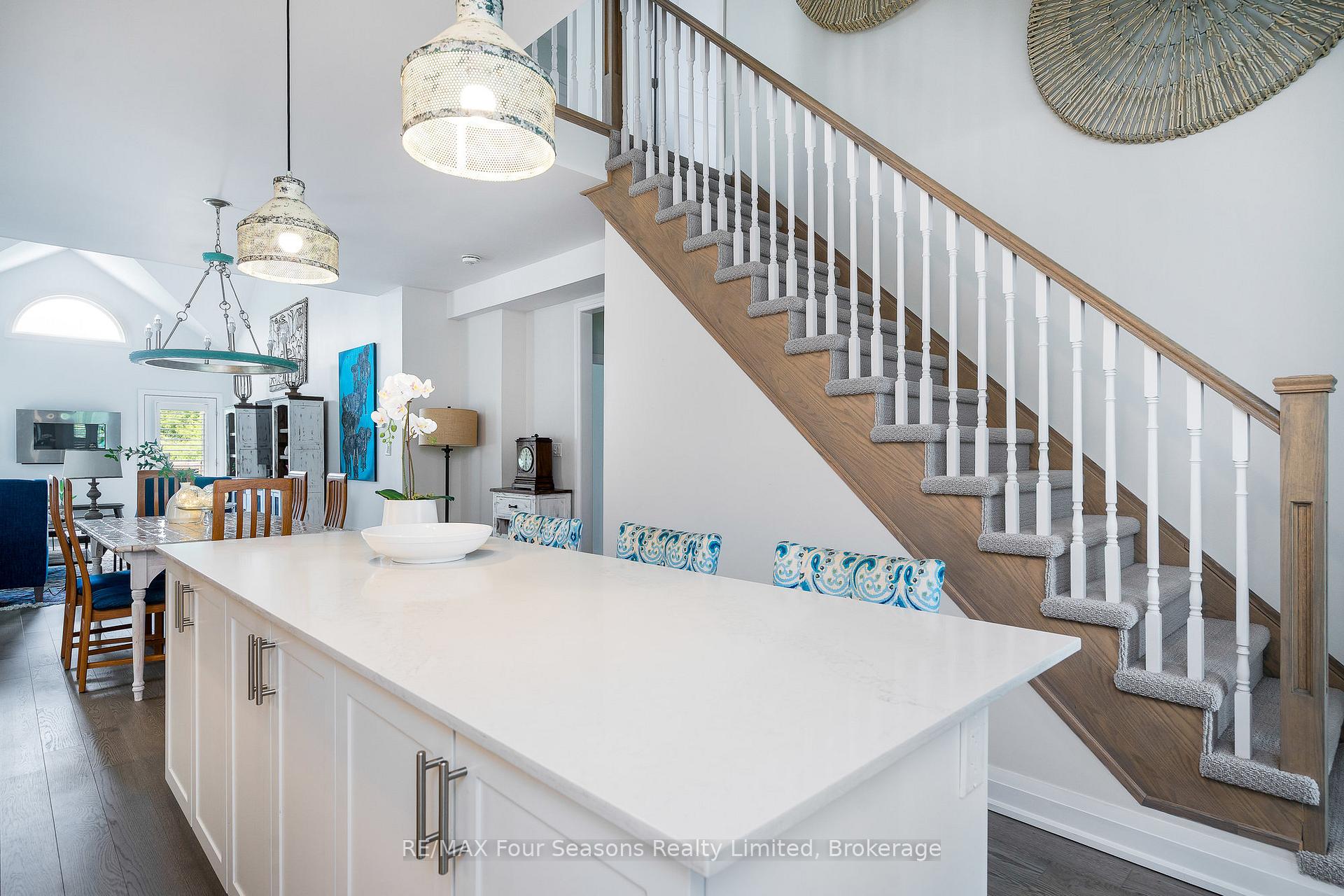 Photo 10 of 30 Kari Crescent, Collingwood — HOMEH