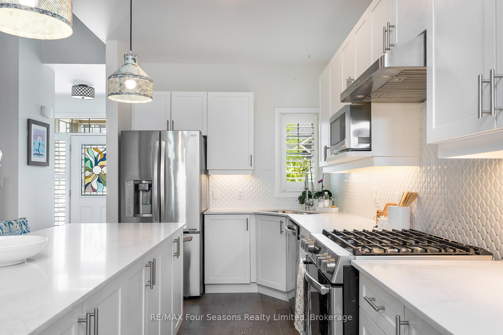Photo 12 of 30 Kari Crescent, Collingwood — HOMEH