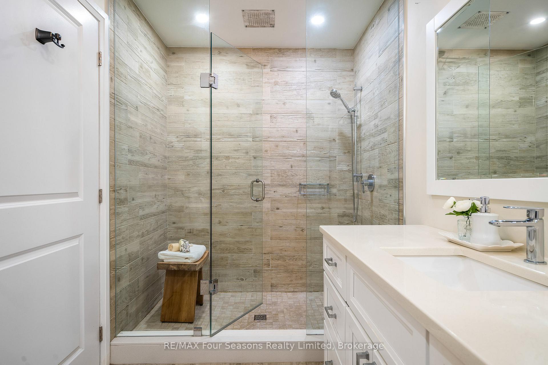 Photo 20 of 30 Kari Crescent, Collingwood — HOMEH