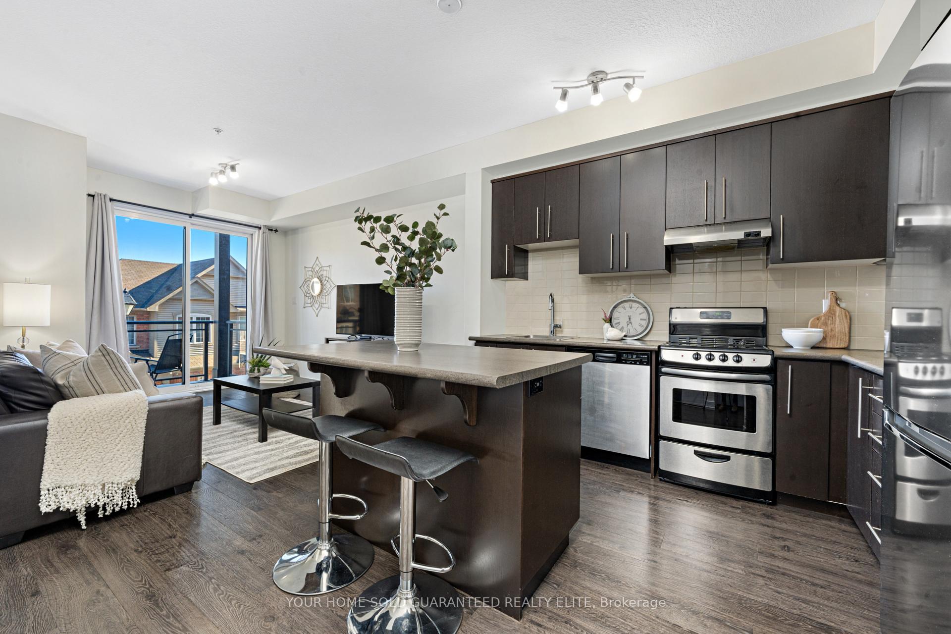 Photo 5 of Unit 202, 520 North Service Road, Grimsby, Grimsby Beach — HOMEH