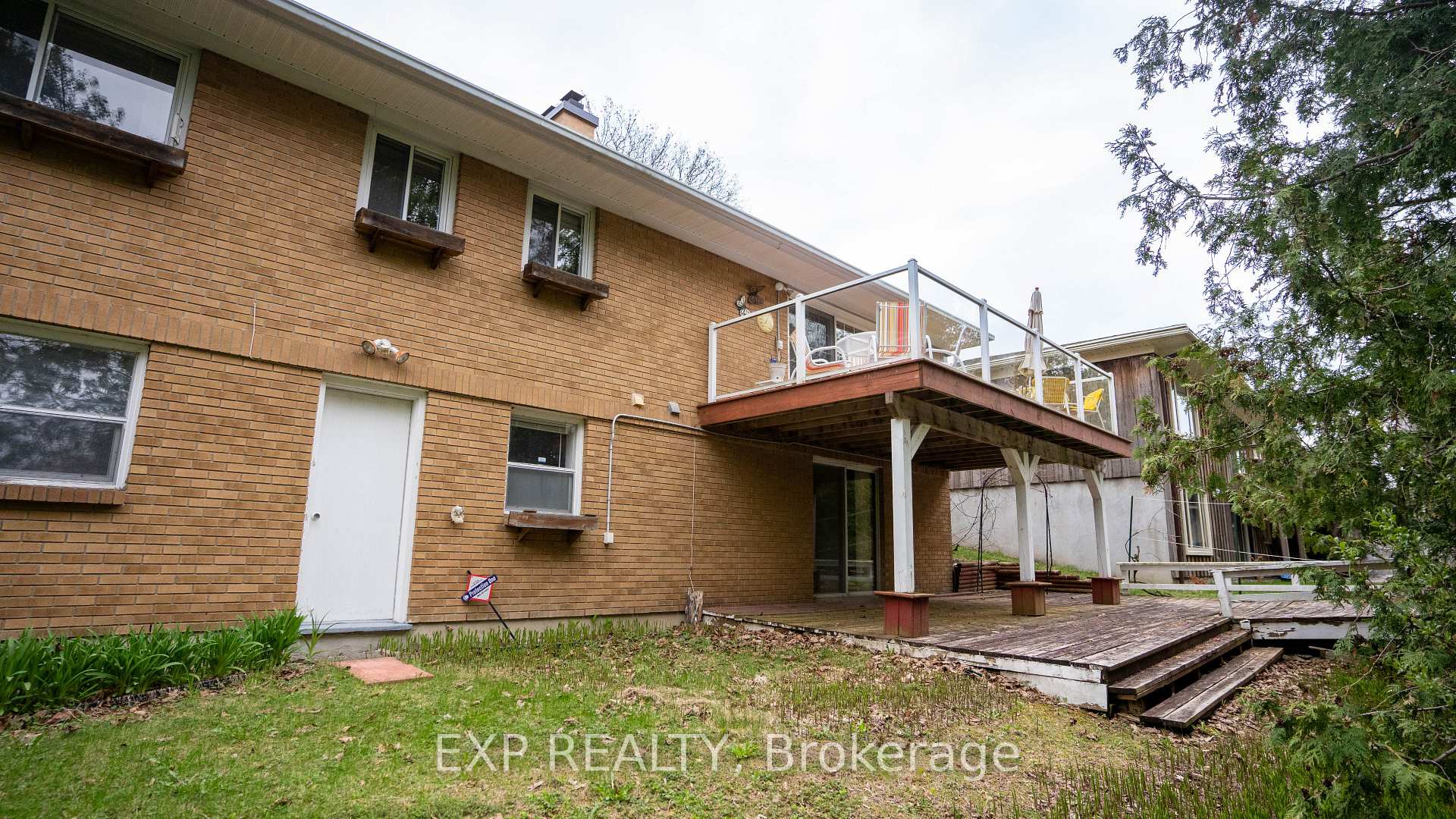 Photo 24 of 27 Commanche Drive, Ottawa, City View/Skyline/Fisher Heights/Parkwood Hills — HOMEH