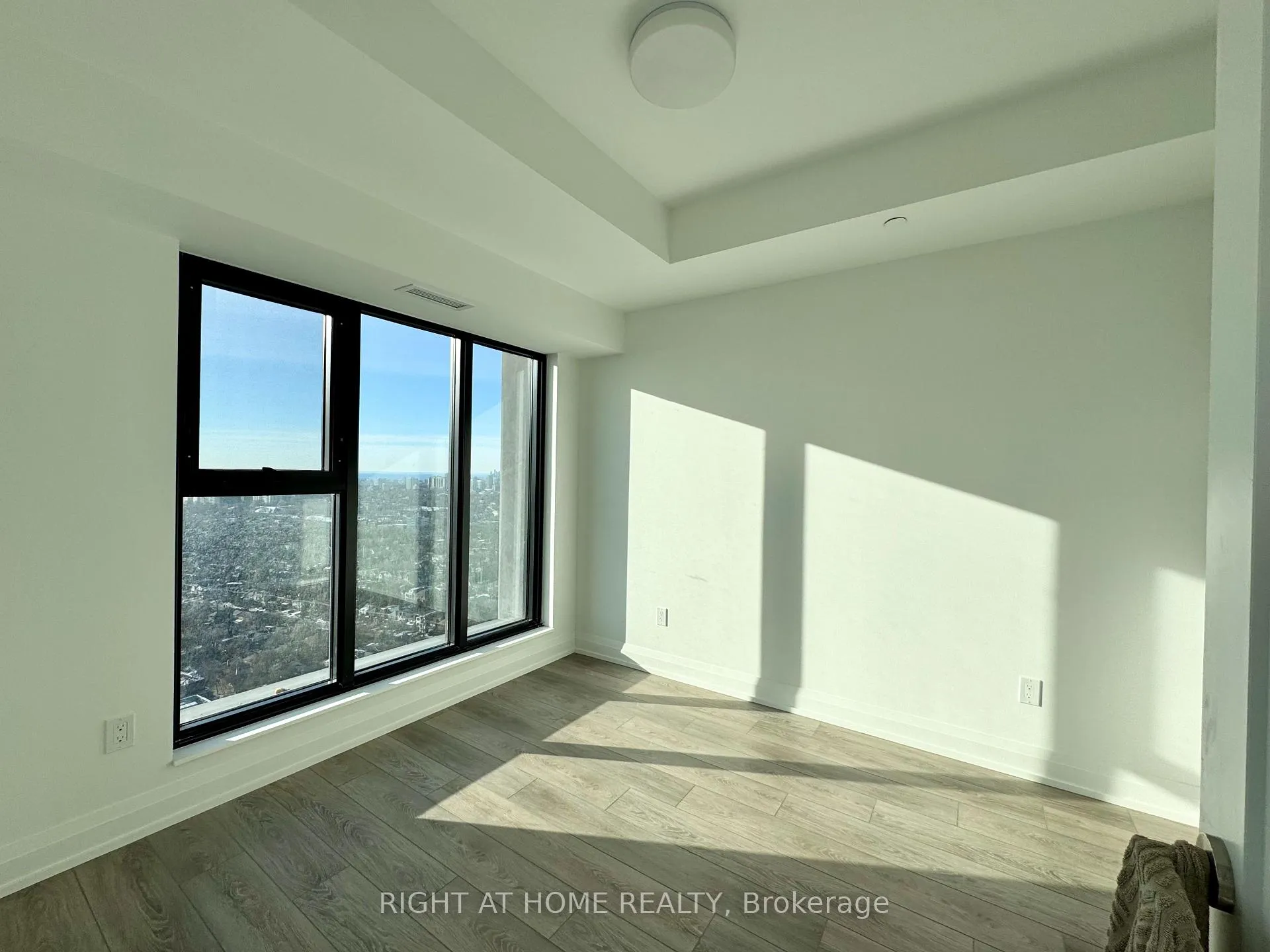 Photo 6 of Unit 3506, 20 Soudan Avenue, Toronto, Mount Pleasant West — HOMEH