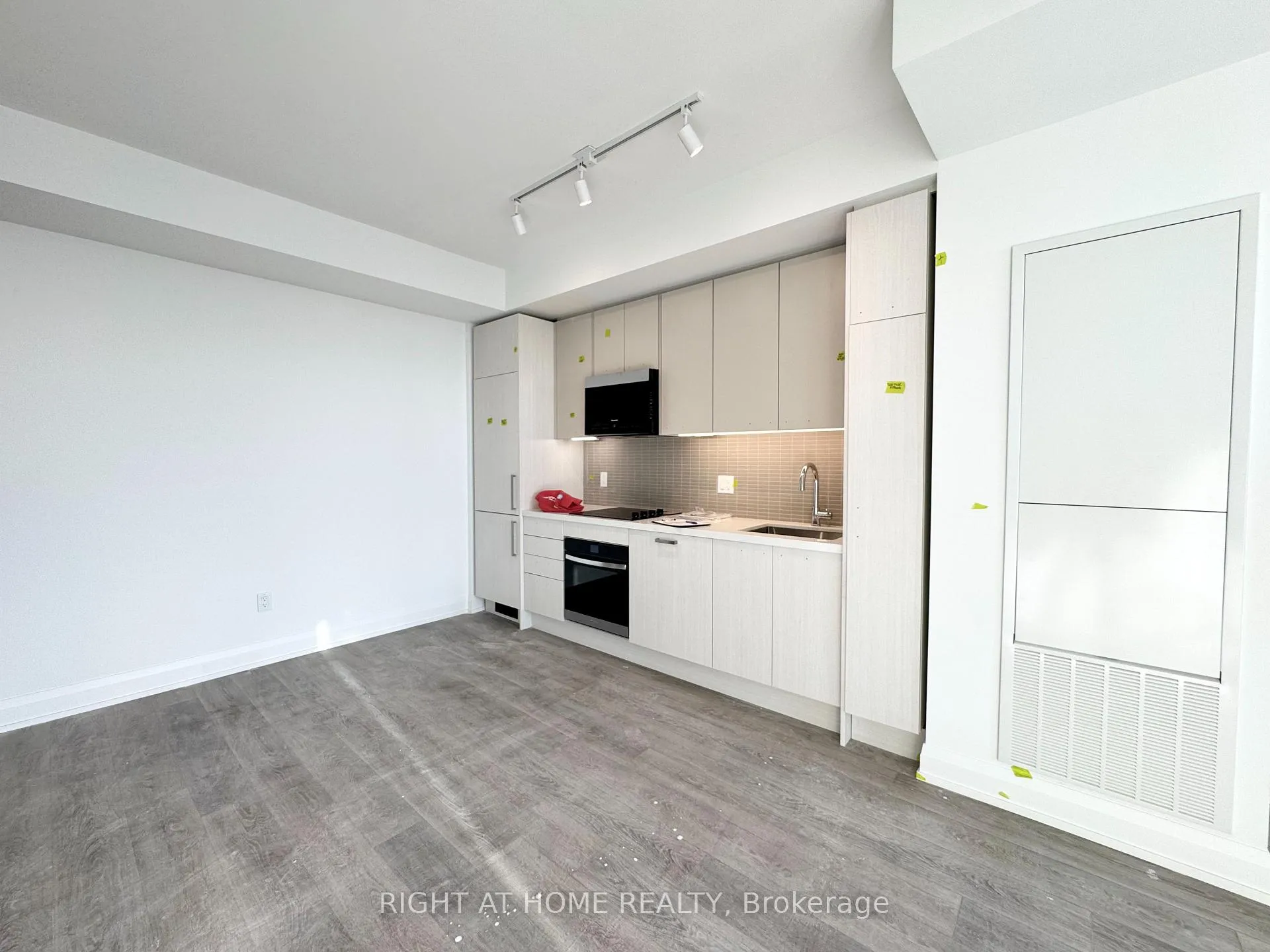 Photo 8 of Unit 3506, 20 Soudan Avenue, Toronto, Mount Pleasant West — HOMEH