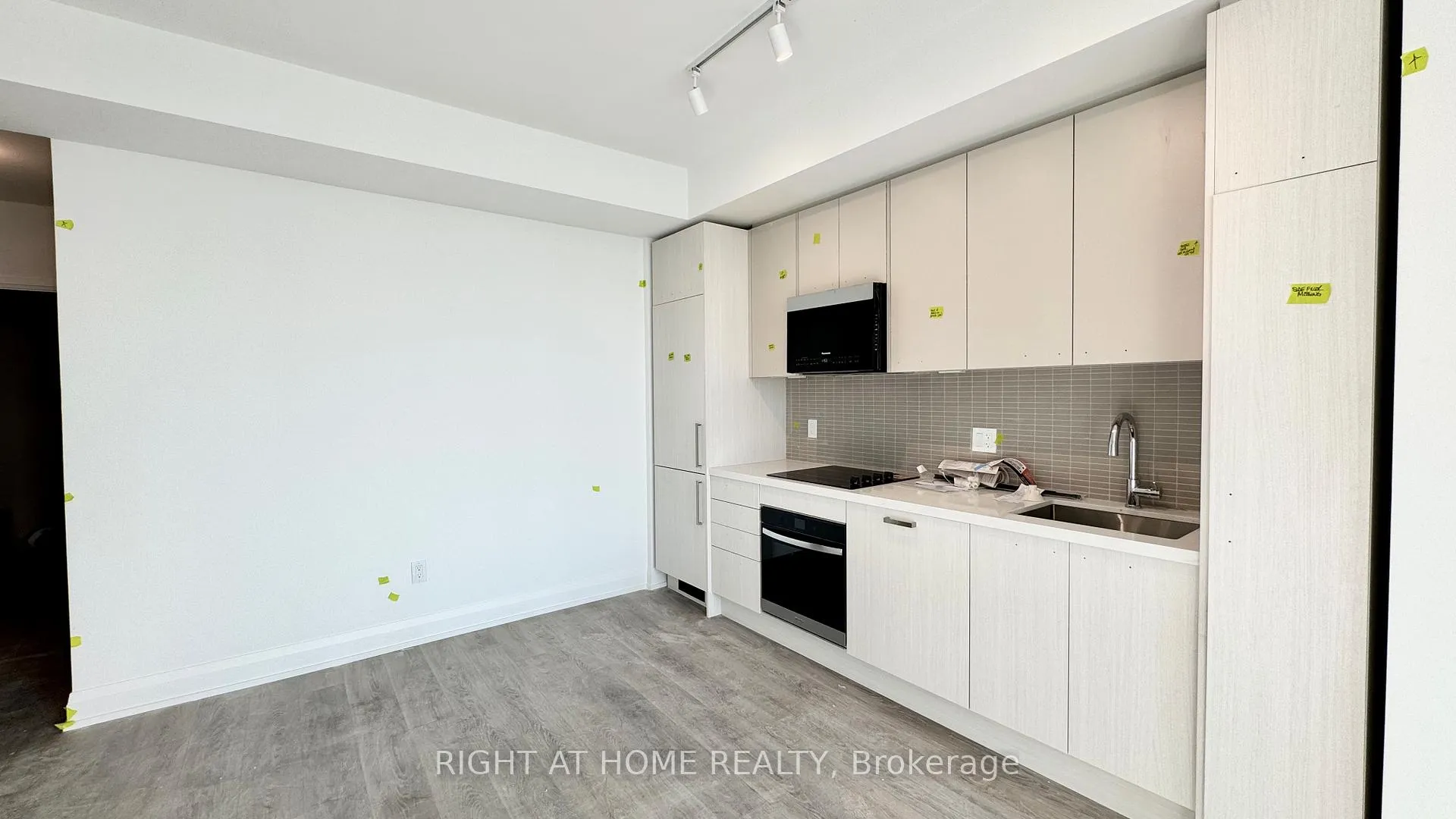 Photo 10 of Unit 3506, 20 Soudan Avenue, Toronto, Mount Pleasant West — HOMEH