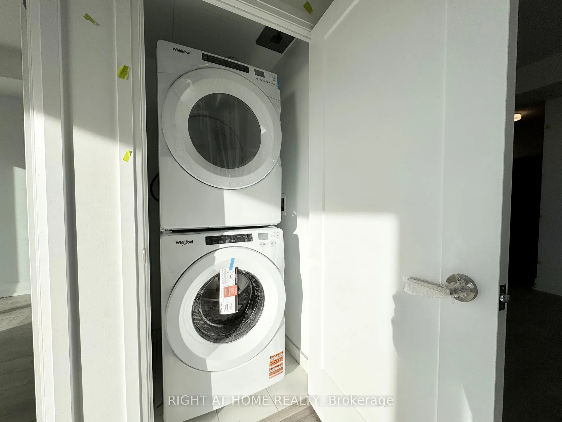 Photo 14 of Unit 3506, 20 Soudan Avenue, Toronto, Mount Pleasant West — HOMEH
